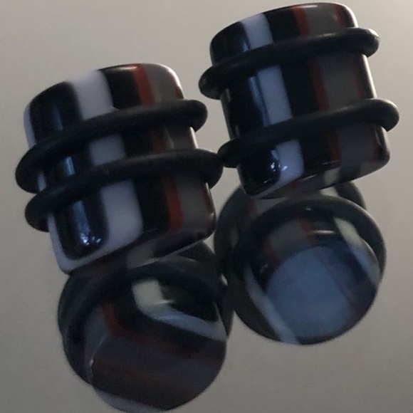 * 3/$18 Pair (2) 8mm 0g gauge Acrylic Stripe Plugs - Picture 3 of 3